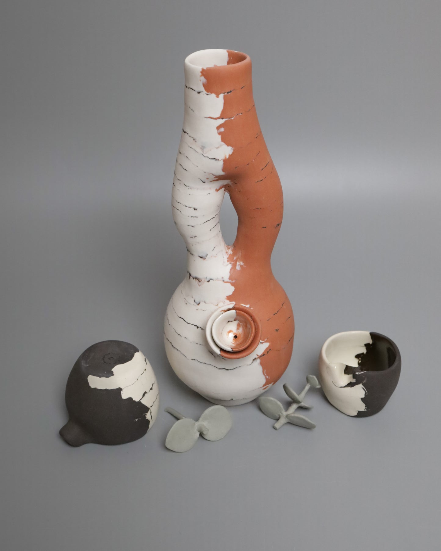 B&W ashtrays - inspired by Seth Rogen's balancing astray